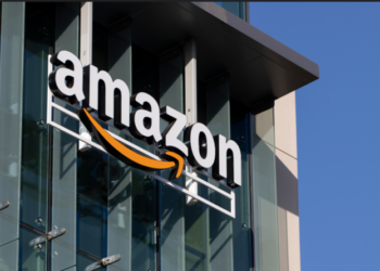 Amazon strikers deserve more pay, says GMB