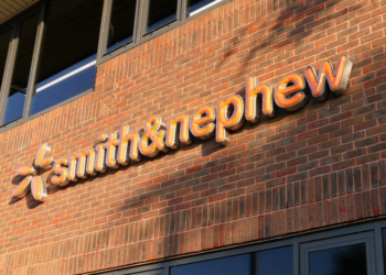 Smith & Nephew