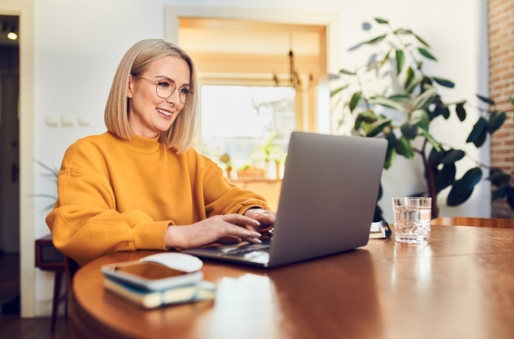 Mature female employee, women, menopause